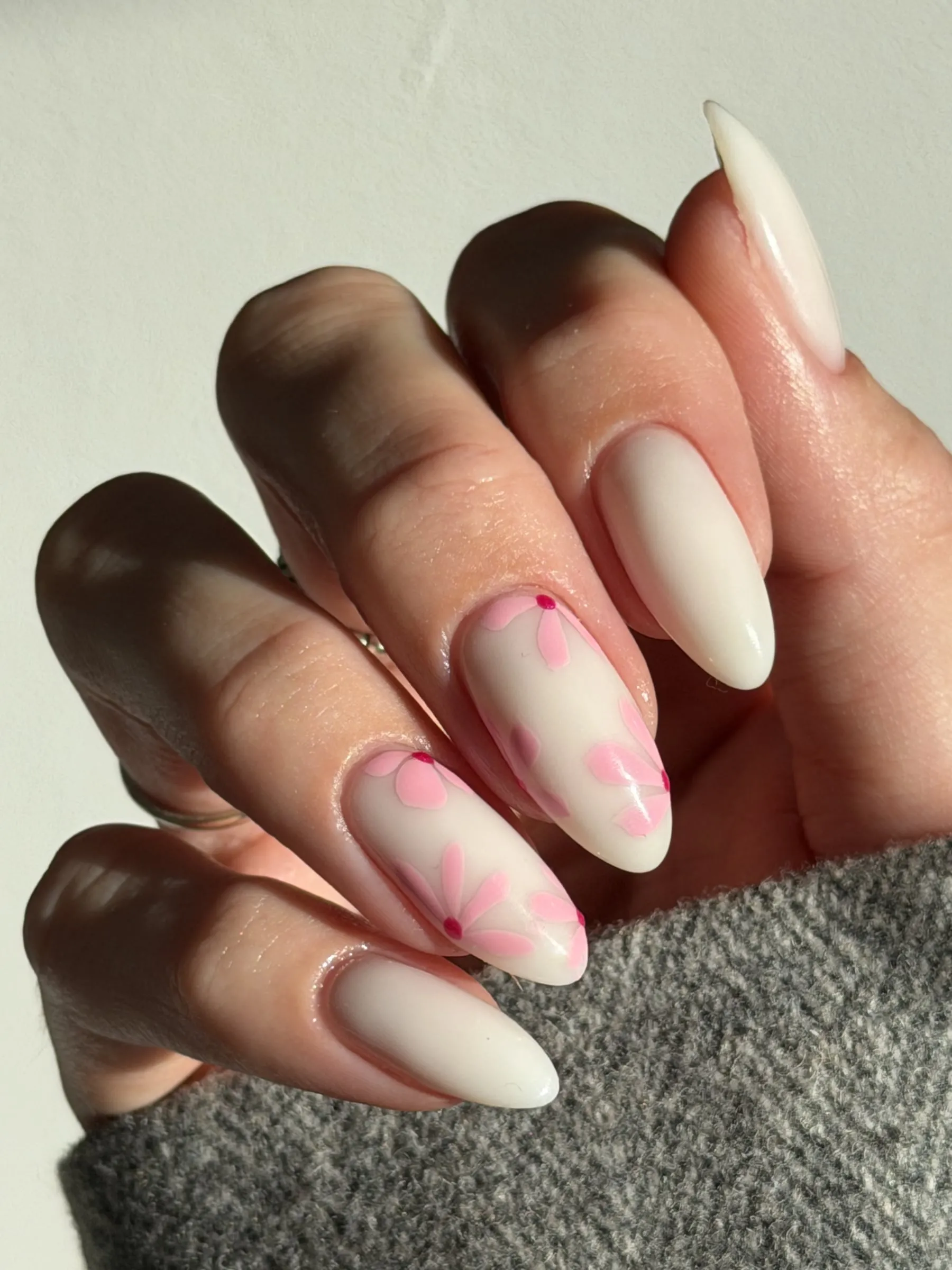 MIRA nails portfolio 1